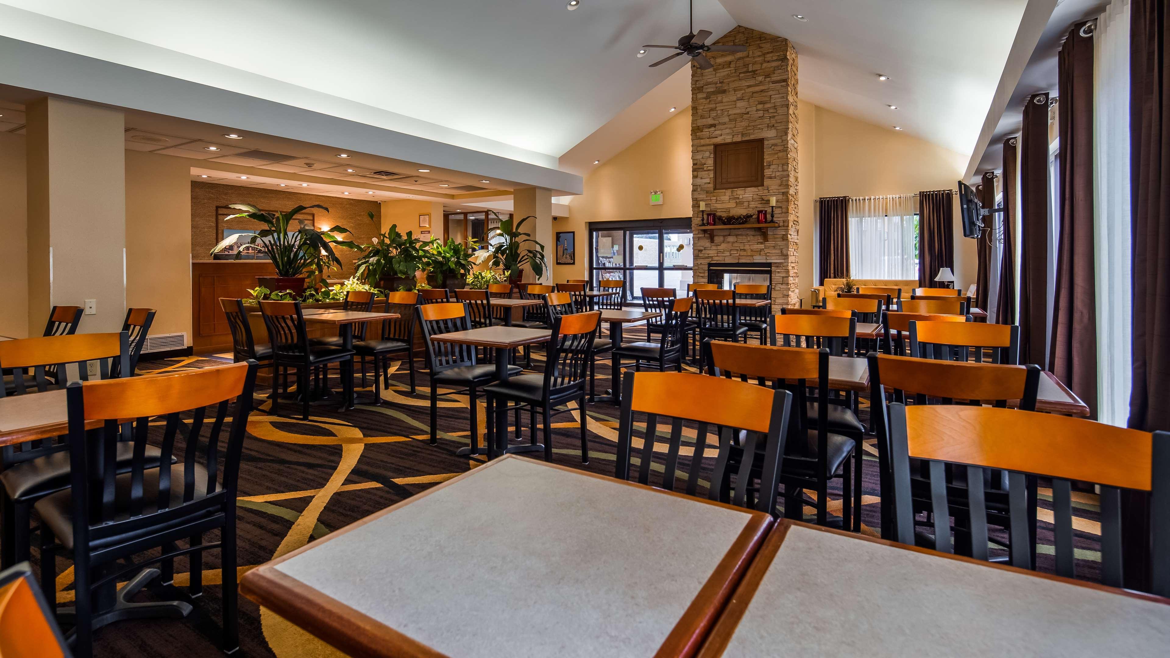 Best Western Galleria Inn & Suites Cheektowaga Ngoại thất bức ảnh