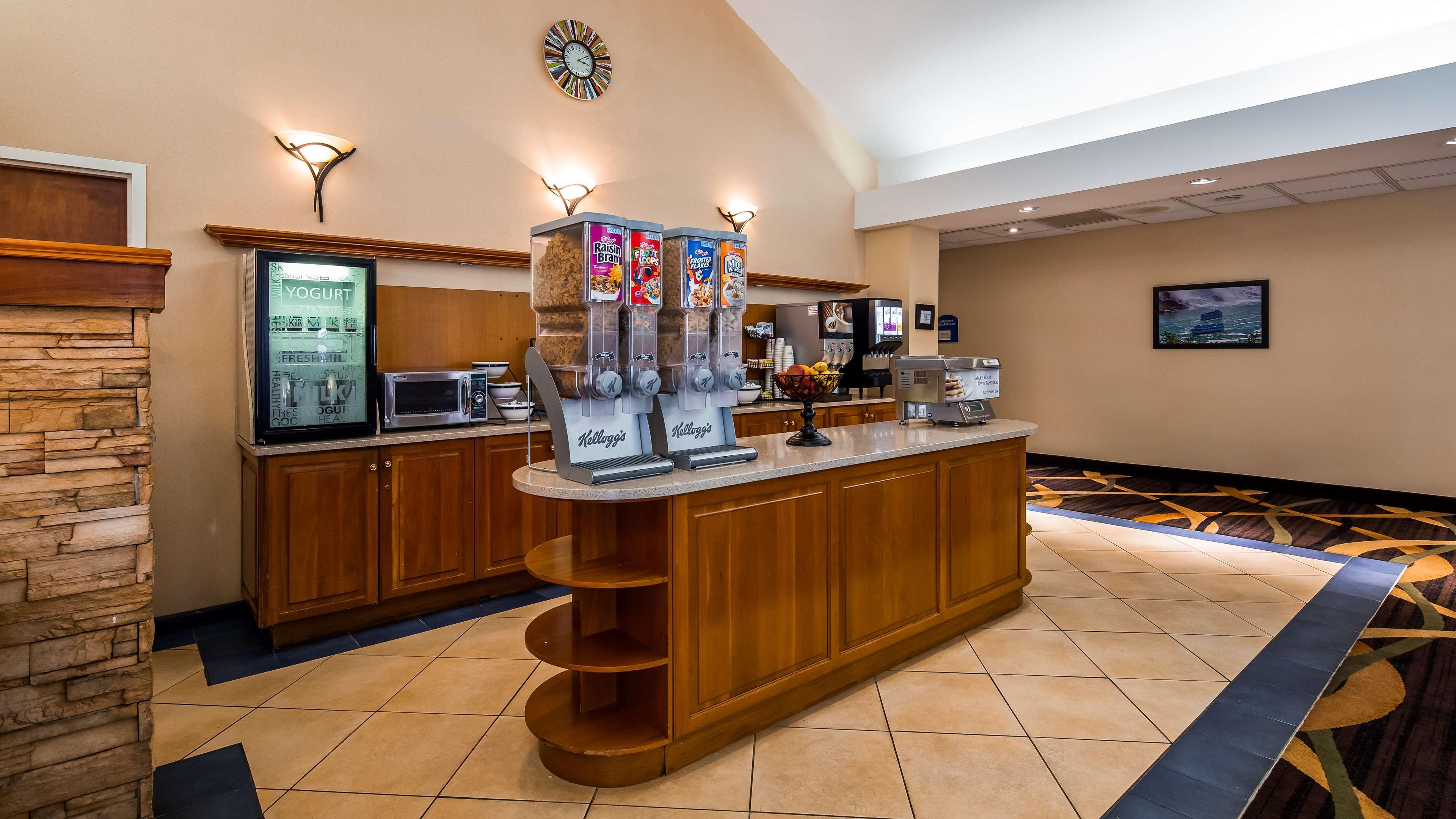 Best Western Galleria Inn & Suites Cheektowaga Ngoại thất bức ảnh