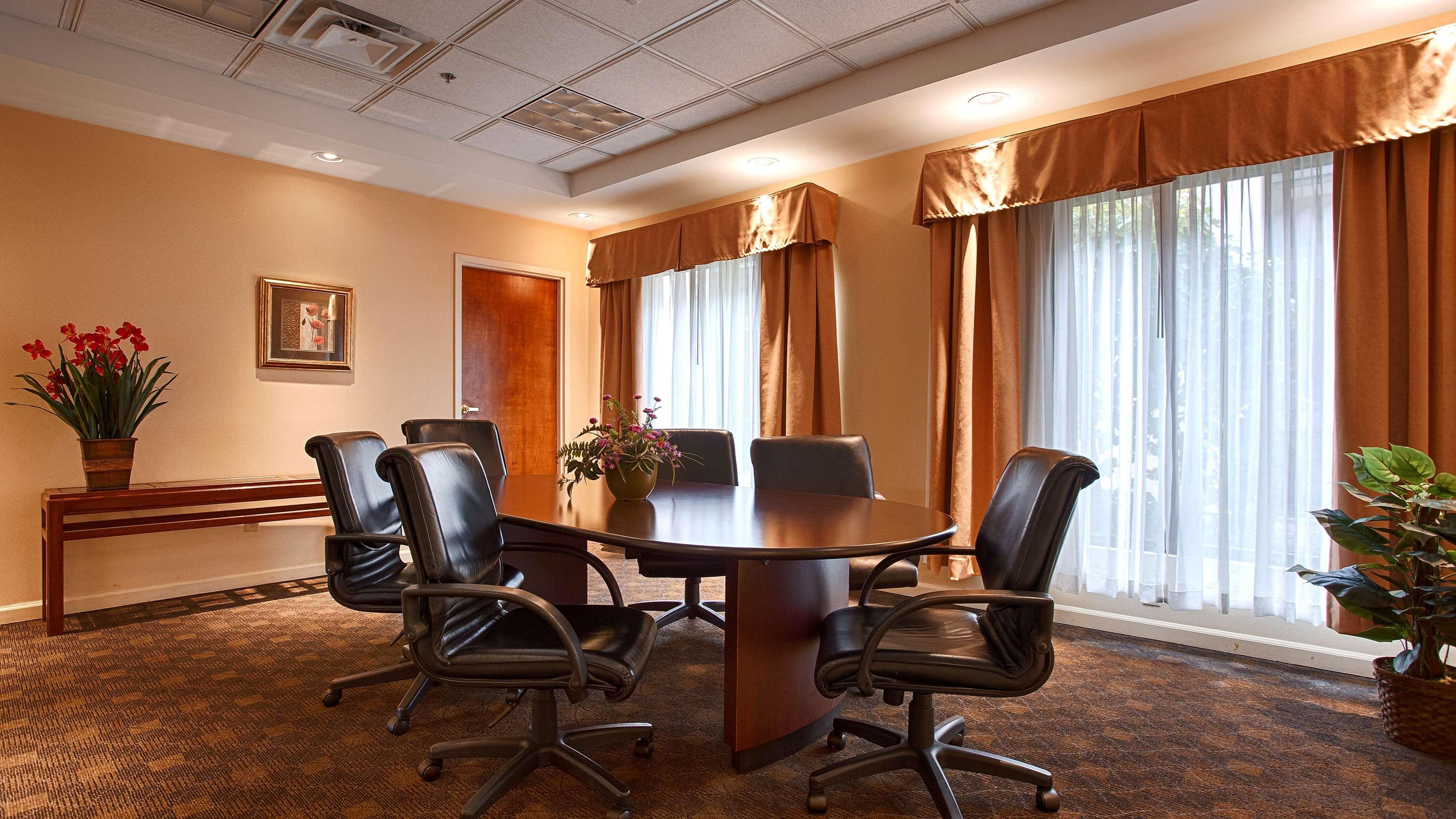 Best Western Galleria Inn & Suites Cheektowaga Ngoại thất bức ảnh
