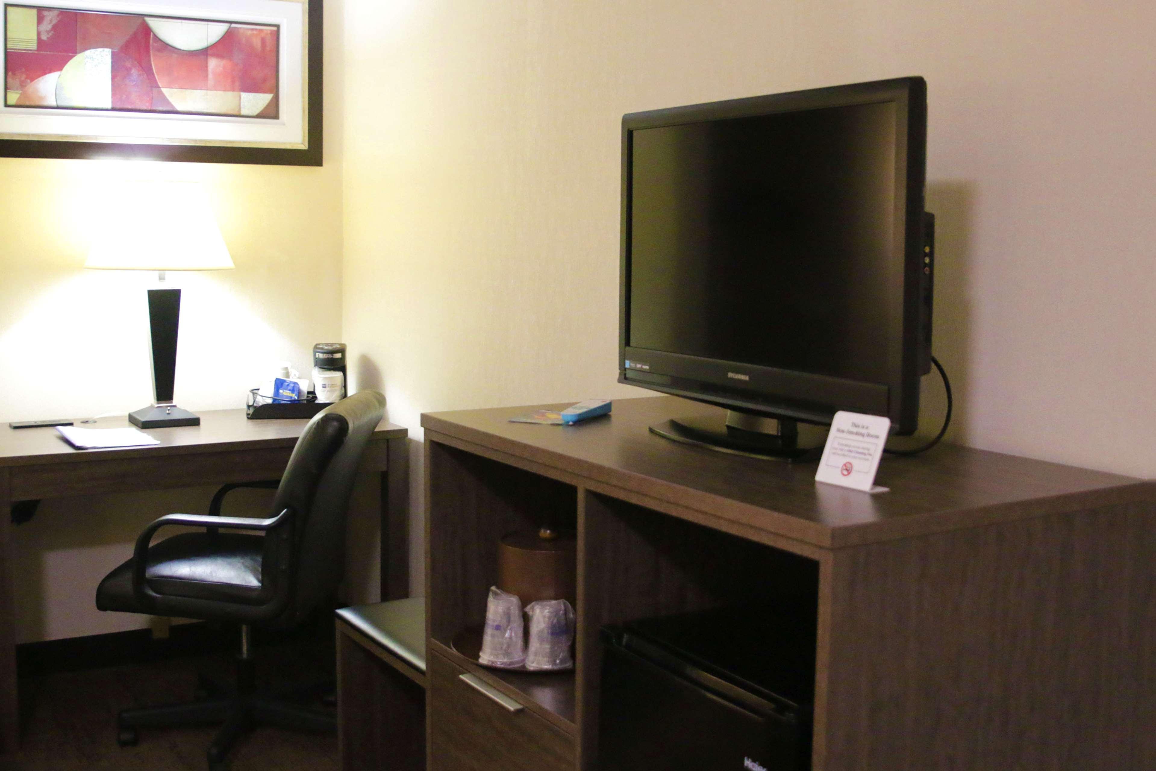 Best Western Galleria Inn & Suites Cheektowaga Ngoại thất bức ảnh