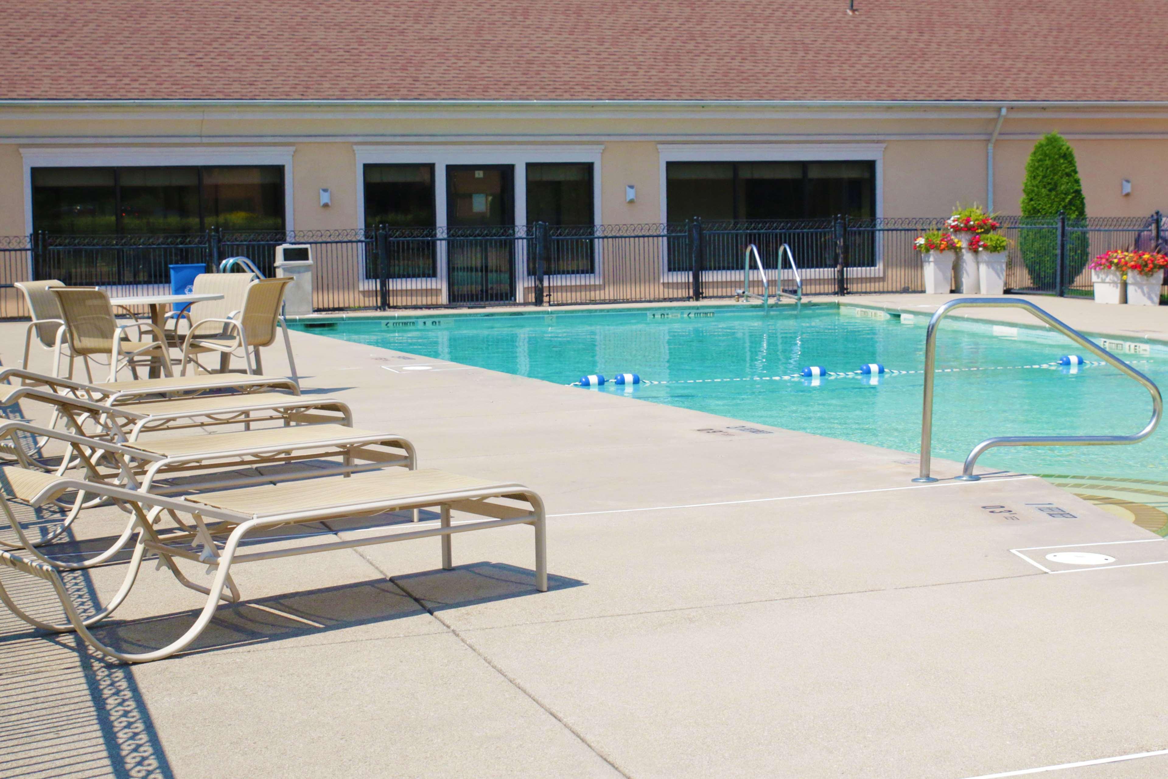 Best Western Galleria Inn & Suites Cheektowaga Ngoại thất bức ảnh